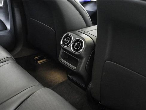 New 2026 Mercedes-Benz GLC 300 GLC 300 image 19