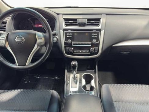 Used 2018 Nissan Altima 2.5 SV FWD image 15