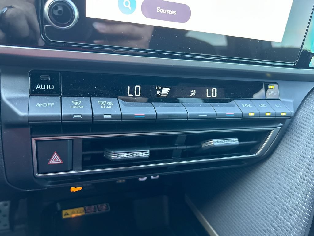 Certified 2025 Toyota Camry SE FWD image 26