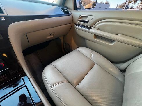Used 2014 Cadillac Escalade Premium image 14