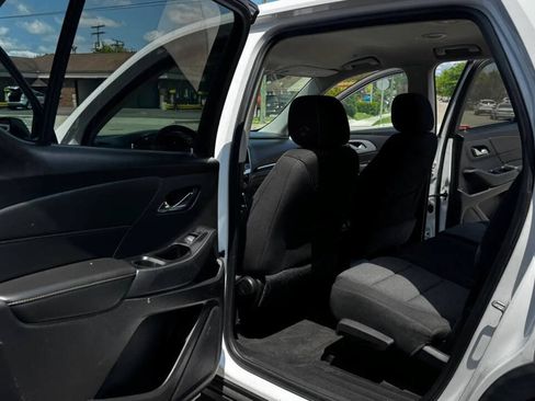 Used 2018 Chevrolet Traverse LS AWD/4WD image 23