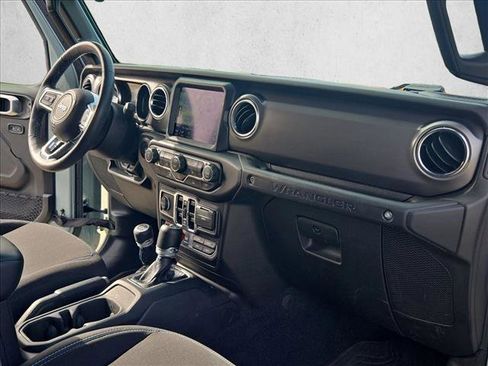 Used 2023 Jeep Wrangler Rubicon w/ Cold Weather Group image 20