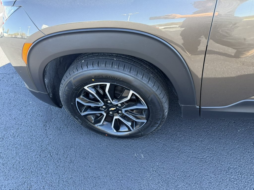 Certified 2021 Chevrolet TrailBlazer ACTIV w/ Sun and Liftgate Package AWD/4WD image 15