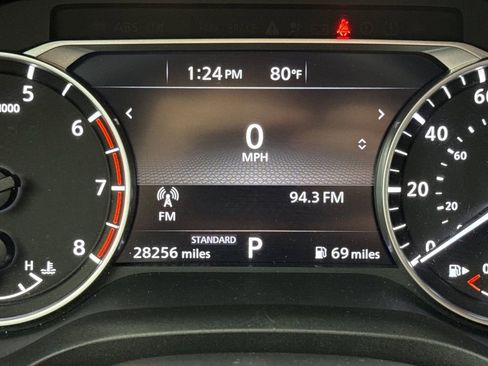 Used 2025 Nissan Rogue SV FWD image 25