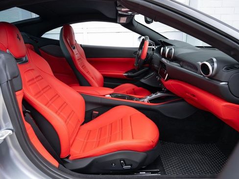 Used 2022 Ferrari Portofino M RWD image 61