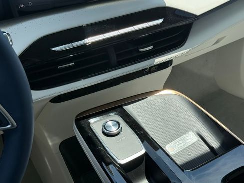 New 2026 Buick Enclave Avenir AWD/4WD image 31