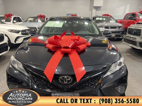Used 2018 Toyota Camry XLE FWD image 10