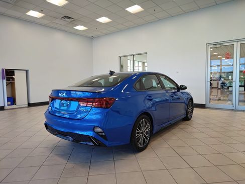 Used 2022 Kia Forte GT-Line w/ GT-Line Premium Package FWD image 3