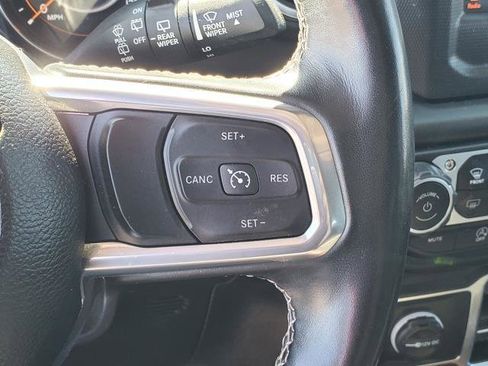 Used 2021 Jeep Wrangler Unlimited Sahara w/ LED Lighting Group AWD/4WD image 11