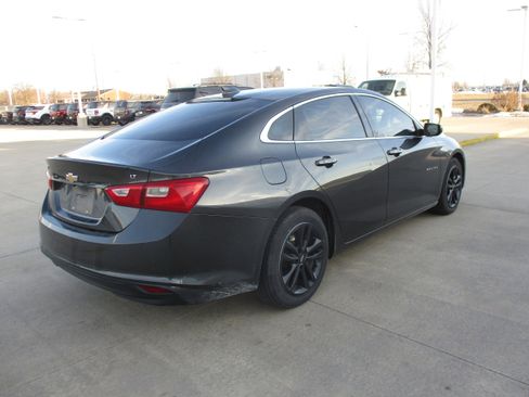Used 2016 Chevrolet Malibu LT image 5