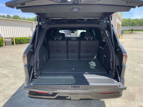 Used 2025 Lincoln Navigator L Reserve w/ Jet Appearance Package AWD/4WD image 10