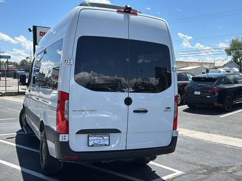 Used 2024 Mercedes-Benz Sprinter 2500 image 4
