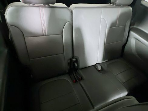 Used 2023 Chevrolet Traverse RS AWD/4WD image 29