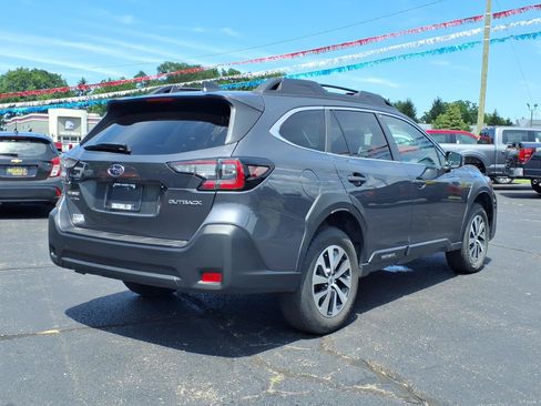 Used 2023 Subaru Outback Premium AWD/4WD image 17