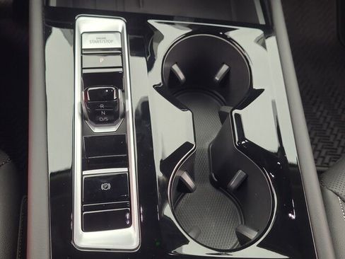 Certified 2025 Volkswagen Atlas SE image 16