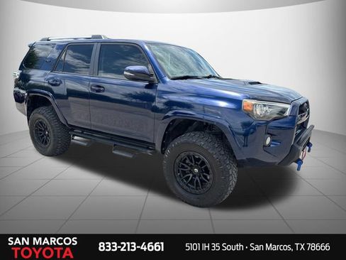 Used 2018 Toyota 4Runner TRD Off-Road Premium AWD/4WD image 7