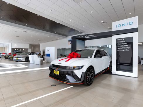 Used 2021 Toyota Mirai RWD image 25