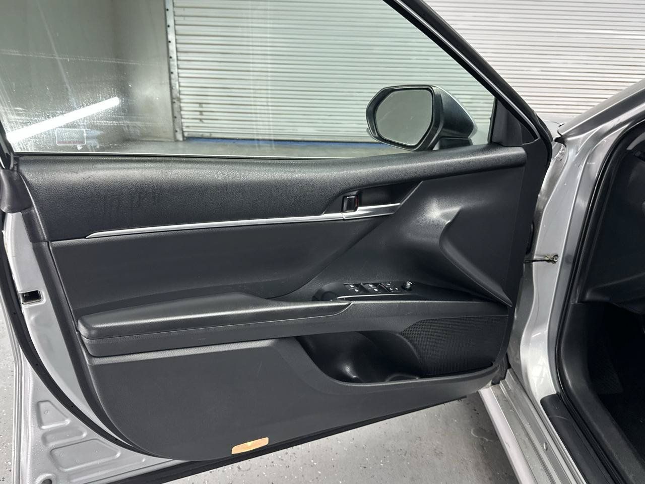 Used 2018 Toyota Camry LE FWD image 17