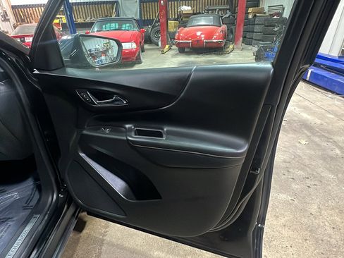 Used 2020 Chevrolet Equinox Premier image 19