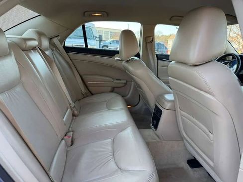 Used 2011 Chrysler 300 Limited image 13