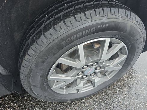 Used 2022 GMC Acadia SLE w/ Driver Convenience Package image 16