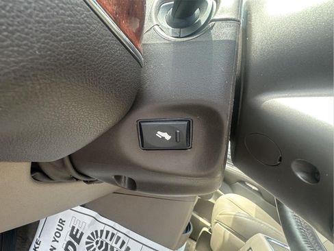 Used 2014 Chrysler Town & Country Touring-L w/ Driver Convenience Group FWD image 13