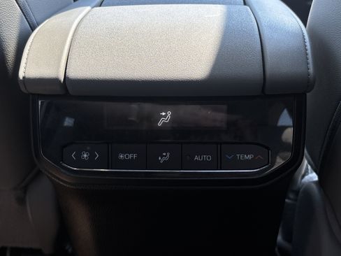 Used 2020 Toyota Highlander Limited AWD/4WD image 17