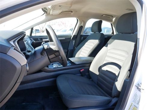 Used 2017 Ford Fusion SE image 15