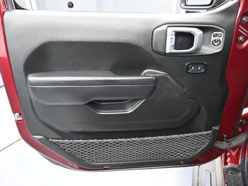 Used 2022 Jeep Wrangler Sport AWD/4WD image 12