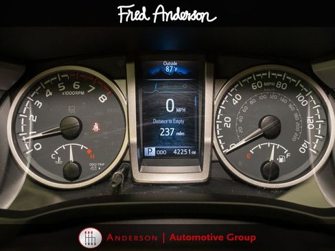Used 2021 Toyota Tacoma SR5 w/ SR5 Appearance Package (SM) AWD/4WD image 16