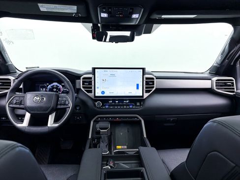 Used 2025 Toyota Tundra Limited image 31