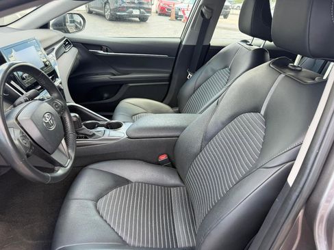 Used 2023 Toyota Camry SE FWD image 9
