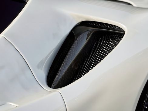 Used 2022 Ferrari SF90 Stradale image 10