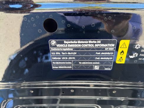 Used 2024 BMW i4 eDrive35 w/ Convenience Package image 32