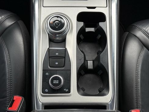 Used 2023 Ford Explorer Platinum w/ Technology Package image 27