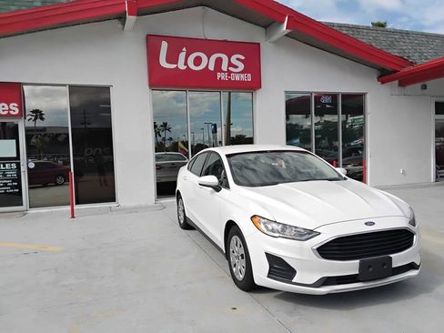 Used 2020 Ford Fusion S FWD image 2