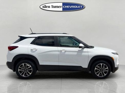 New 2026 Chevrolet TrailBlazer LT w/ Convenience Package FWD image 3