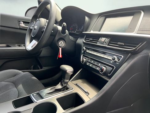 Used 2020 Kia Optima LX FWD image 28