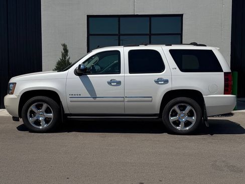 Used 2013 Chevrolet Tahoe LTZ AWD/4WD image 2