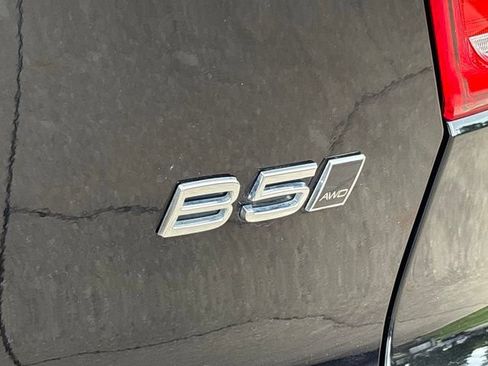 Used 2024 Volvo XC40 B5 Plus AWD/4WD image 7