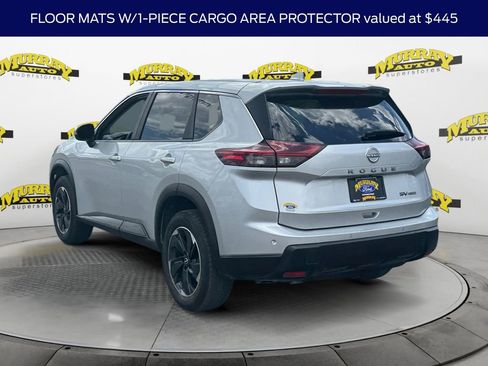 Used 2024 Nissan Rogue SV AWD/4WD image 3