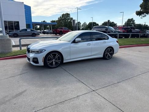 Used 2021 BMW 330i Sedan w/ M Sport Package RWD image 2