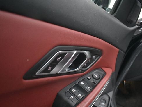 Used 2023 BMW 330i Sedan w/ M Sport Package image 12