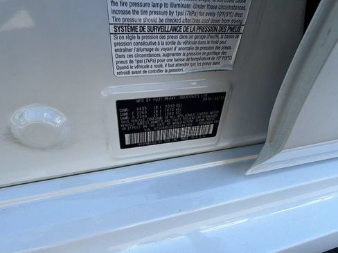 Used 2011 Subaru Legacy 2.5i Premium AWD/4WD image 32