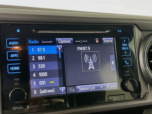 Used 2019 Toyota Tacoma TRD Sport image 21