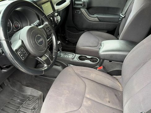 Used 2013 Jeep Wrangler Unlimited Sport image 10