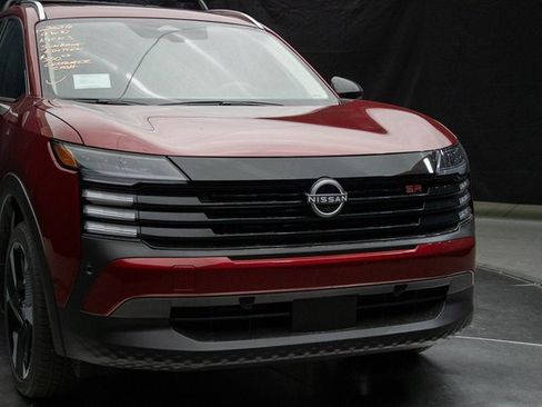 New 2026 Nissan Kicks SR w/ SR Premium Package image 3