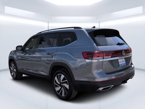 Used 2025 Volkswagen Atlas SE FWD image 5