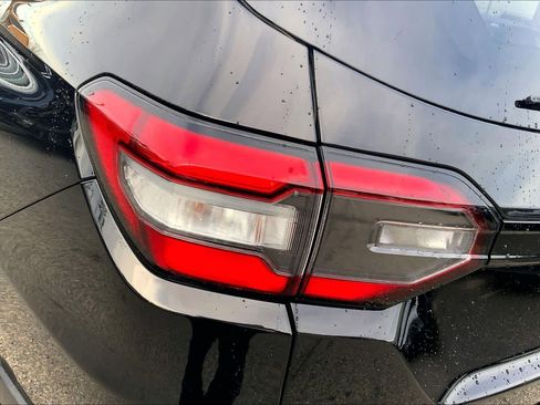 Used 2023 Honda Pilot Touring image 28