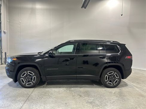 New 2026 Jeep Cherokee Laredo image 9